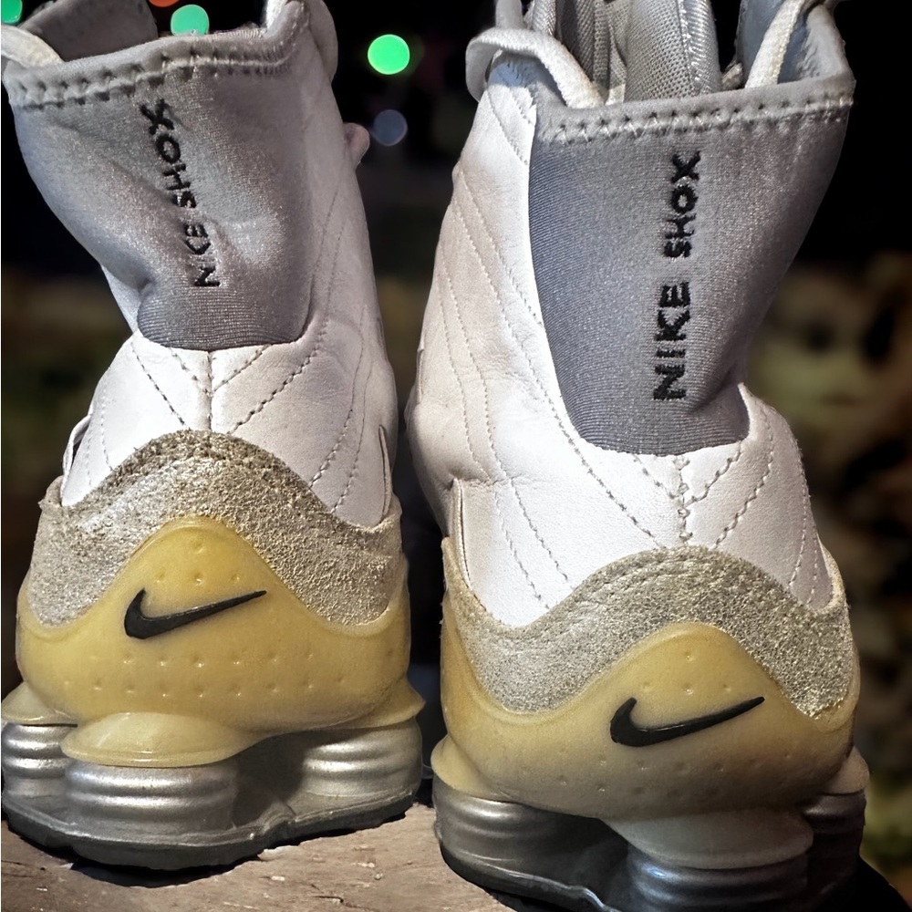 Super hard to find Nike high top shoz athletic shoes